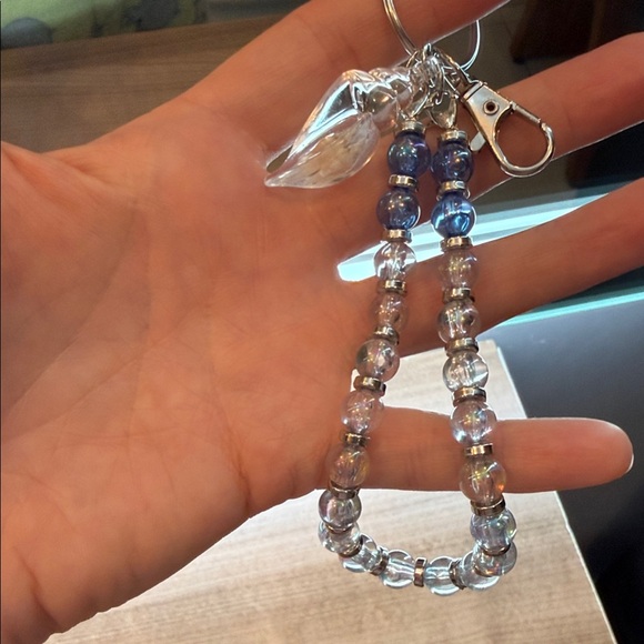 Handmade Iridescent Beaded Keychain with Shell Charm - Picture 4 of 11